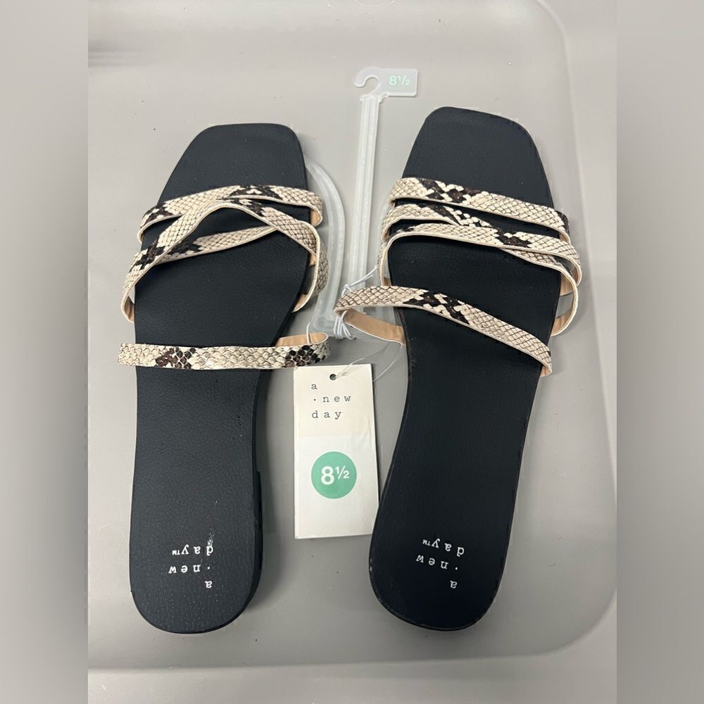 Sandals - Picture 2 of 3